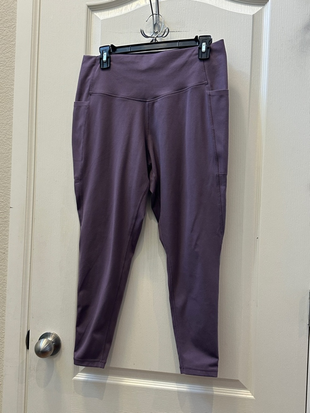 Danskin Dusty Mauve High-Rise Pocket Leggings